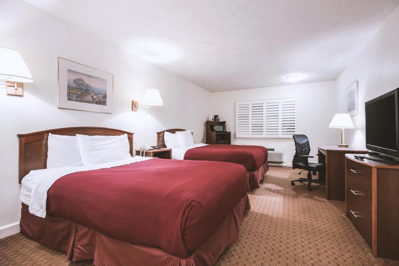 Sky-Palace Inn & Suites Mccook Luaran gambar